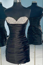 Load image into Gallery viewer, Black Homecoming Dress 2023 Short Strapless Tight Satin Ruched