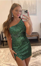 Load image into Gallery viewer, Dark Green Homecoming Dress 2023 Short One-shoulder Sequin with Slit