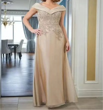 Load image into Gallery viewer, Champagne Mother of the Bride Dresses Lace Appliques Wedding Guest Dress Mermaid Satin Formal Dress