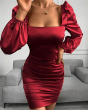 Load image into Gallery viewer, Burgundy Homecoming Dress 2023 Short Square Neck Satin Long Sleeves