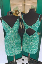 Load image into Gallery viewer, Green Homecoming Dress 2023 Short Tight Spaghetti Straps Sequin
