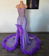 Load image into Gallery viewer, Luxurious Black Girl Prom Dress 2024 Halter Neck Beaded with Feathers
