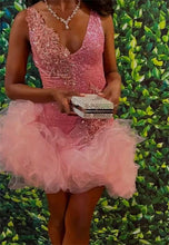 Load image into Gallery viewer, Black Women Homecoming Dress 2023 Short V Neck Sequin Sleeveless