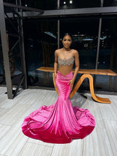 Load image into Gallery viewer, Hot Pink Black Girl Prom Dress 2024 Beaded Velvet Mermaid