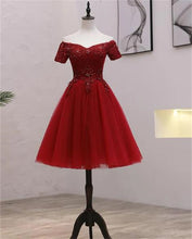 Load image into Gallery viewer, Burgundy Homecoming Dress 2023 Short Off the Shoulder Tulle with Appliques