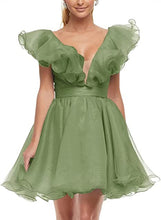 Load image into Gallery viewer, Cute Homecoming Dress 2023 Short V Neck Tulle with Ruffles