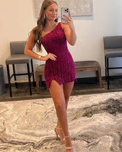 Load image into Gallery viewer, Burgundy Homecoming Dress 2023 Short Tight One-shoulder Sequin with Tassels