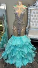 Load image into Gallery viewer, Mint Black Girl Prom Dress 2024 Illusion Neck Beaded with Feathers