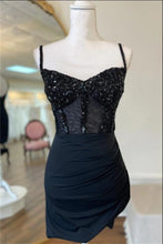 Load image into Gallery viewer, Black Homecoming Dress 2023 Short Spaghetti Straps Beaded Ruched