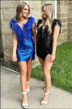 Load image into Gallery viewer, Unique Homecoming Dress 2023 Short V Neck Sleeveless Sequin with Feathers