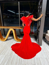 Load image into Gallery viewer, Red Black Girl Prom Dress 2024 Plunging V Neck Velvet Mermaid
