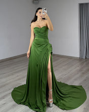 Load image into Gallery viewer, Mermaid Satin Corset Pleated Prom Dresses Long Sweetheart Evening Party Gowns with Slit