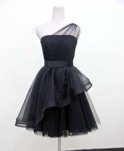 Load image into Gallery viewer, Black Homecoming Dress 2023 Short One-shoulder Tulle
