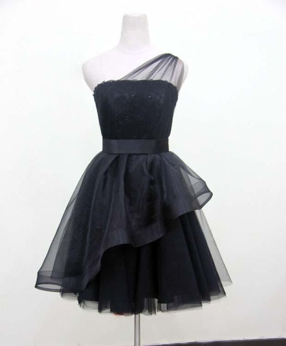 Black Homecoming Dress 2023 Short One-shoulder Tulle
