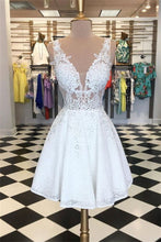Load image into Gallery viewer, White Homecoming Dress 2023 Short V Neck Sleeveless Lace