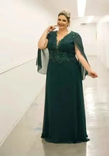 Load image into Gallery viewer, Emerald Green Mother of the Bride Dress for Wedding Plus Size Beadings Wedding Guest Dress with Cape Sleeves