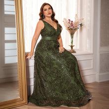 Load image into Gallery viewer, Burgundy V Neck A Line Plus Size Mother of the Bride Dress with Sequin Appliques