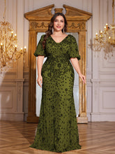 Load image into Gallery viewer, Teal Mermaid Plus Size V Neck Mother of the Bride Dress with Sequins