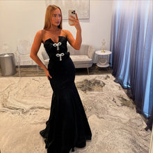 Load image into Gallery viewer, Mermaid Satin Sweetheart Prom Dresses Long Strapless Evening Party Gowns for Women