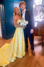 Load image into Gallery viewer, Yellow Strapless A-Line Empire-Waist Flowers Satin Formal Prom Dress with Train