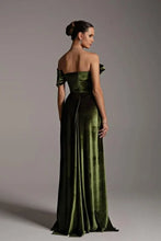 Load image into Gallery viewer, Strapless Green Velvet Bow Neckline Mermaid Prom Dress