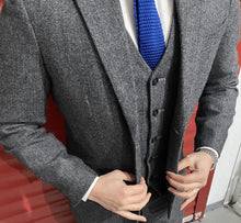 Load image into Gallery viewer, Grey Wedding Suit for Men Wholesale Drop Shipping Suppliers OEM Jacket Vest Pants