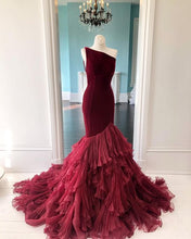 Load image into Gallery viewer, Burgundy Prom Dress 2023 One-shoulder Ruched Velvet