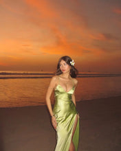 Load image into Gallery viewer, V-Neck Spaghetti Straps Green Split Lace-up Satin Mermaid Prom Dress
