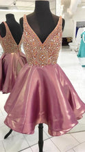 Load image into Gallery viewer, Purple Homecoming Dress 2023 Short V Neck Sleeveless Rhinestones Satin
