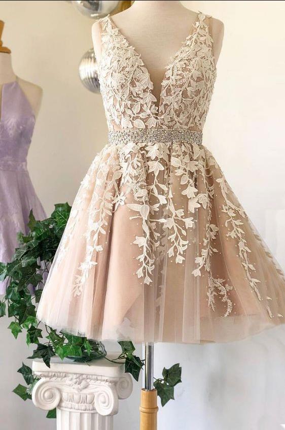 Cute Homecoming Dress 2023 Short V Neck Sleeveless Tulle with Appliques