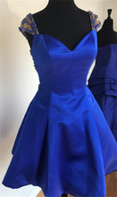 Load image into Gallery viewer, Royal Blue Homecoming Dress 2023 Short V Neck Cap Sleeves Satin

