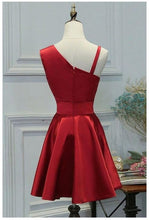 Load image into Gallery viewer, Red Homecoming Dress 2023 Short Sleeveless Satin Zipper Up
