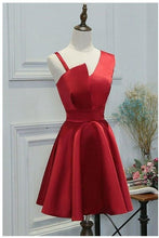 Load image into Gallery viewer, Red Homecoming Dress 2023 Short Sleeveless Satin Zipper Up
