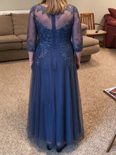 Load image into Gallery viewer, Blue Mother of the Bride Dresses Sequin Lace Appliques Wedding Guest Dress A Line Tulle Formal Dress 3/4 Sleeves
