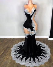 Load image into Gallery viewer, Velvet Black Girl Prom Dress 2024 Sexy Sleeveless Lace Appliques
