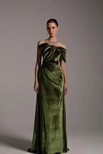 Load image into Gallery viewer, Strapless Green Velvet Bow Neckline Mermaid Prom Dress

