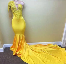 Load image into Gallery viewer, Yellow Black Girl Prom Dress 2024 One-shoulder Satin with Sleeve
