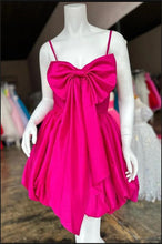 Load image into Gallery viewer, Cute Homecoming Dress 2023 Short Spaghetti Straps Satin with Bow(s)
