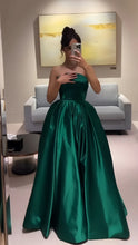 Load image into Gallery viewer, Dark Green Satin Strapless Prom Dresses Long A-Line Evening Party Dress

