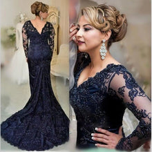 Load image into Gallery viewer, Dark Navy Mermaid Mother of the Bride Dresses Lace V Neck Wedding Party Gowns Back Out
