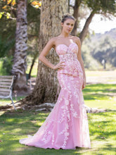 Load image into Gallery viewer, Sweetheart Neck Lace Applique Mermaid Tulle Prom Dress Wiht Beaded
