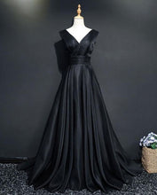 Load image into Gallery viewer, Black Prom Dress 2023 Elegant Satin Sleeveless with Pleats
