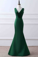 Load image into Gallery viewer, Emerald Green Prom Dress 2023 Elegant V Neck Satin
