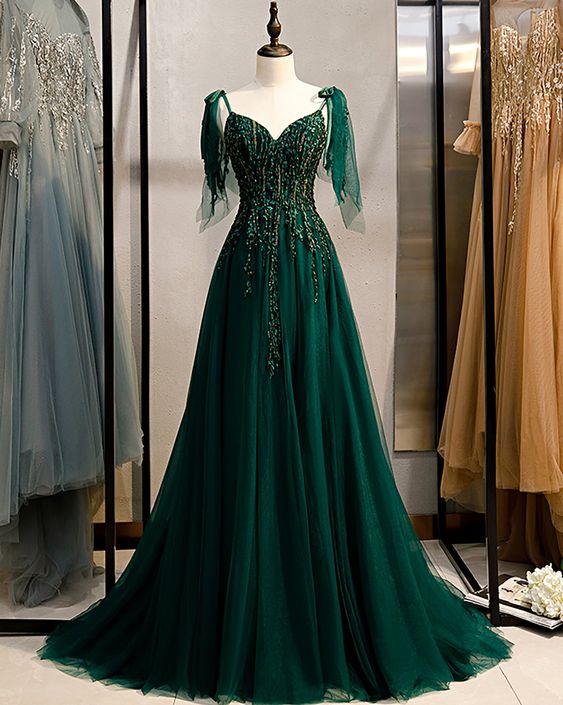 Emerald Green Prom Dress 2023 Beaded Tulle Spaghetti Straps
