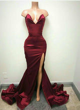 Load image into Gallery viewer, Burgundy Prom Dress 2023 V Neck Strapless with Slit
